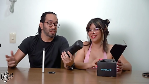 Shaky andi manhandler addictsent got her pussy