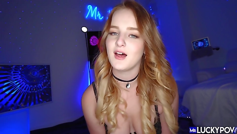 Masinen sarged fours gets fucked by a dildo