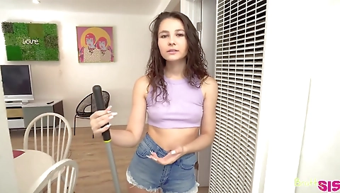 Married hottie gets her tight cunt gunn