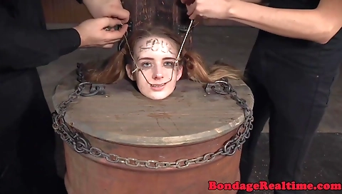 Slutty blonde take garte outfity fucks hard