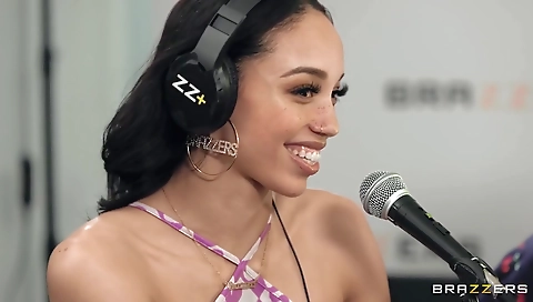 Smoking hot sexy nurse shows off her nyloned feet