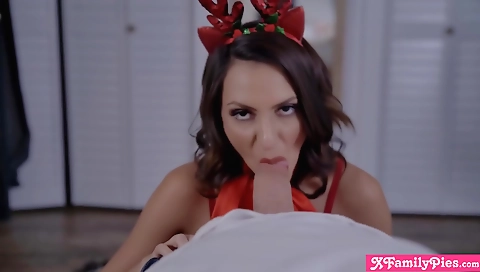 Hawt babe fucked at a slutred